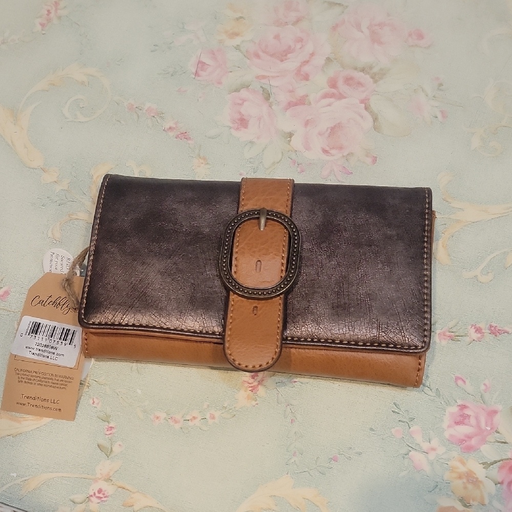 Catchfly Studios Wallet NWT